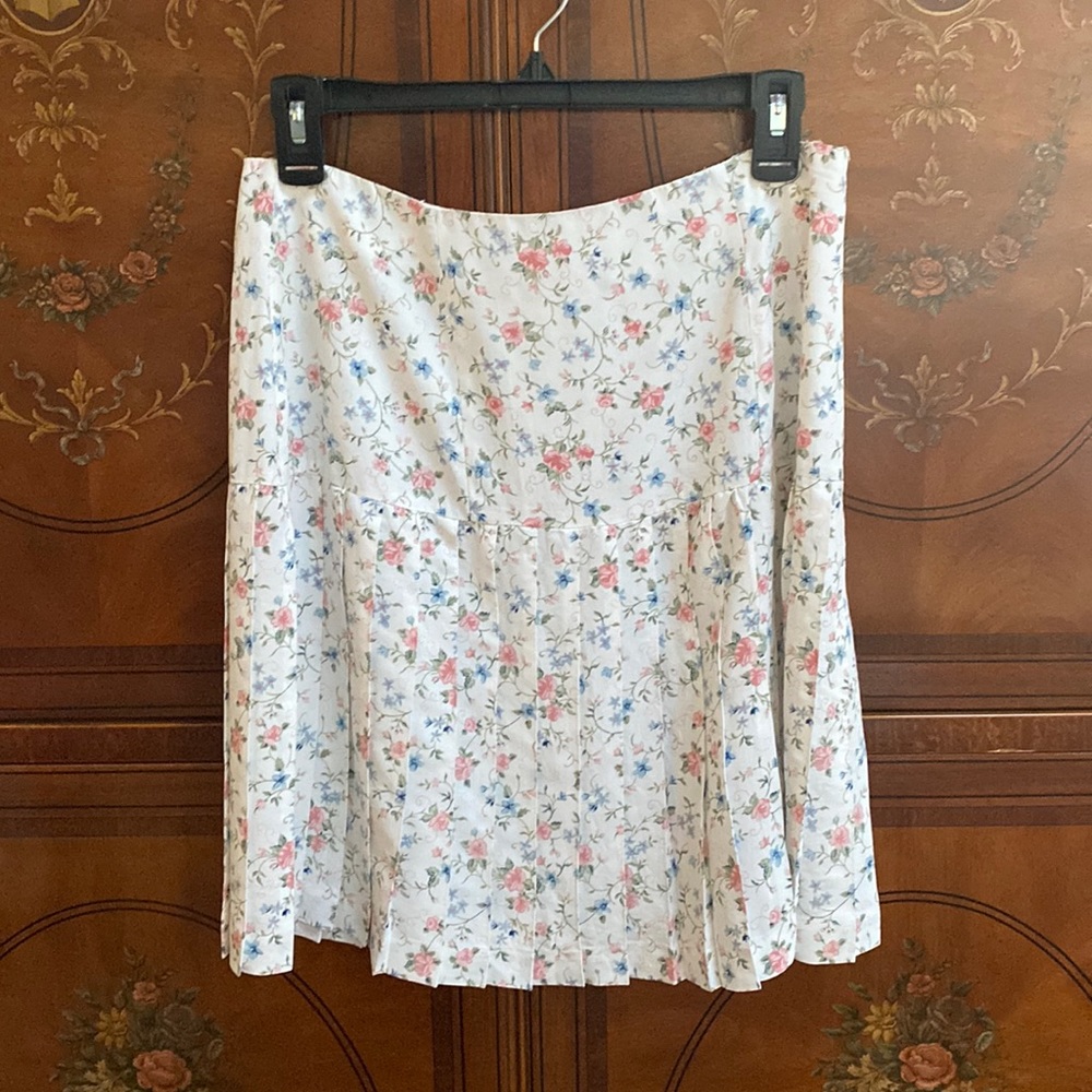 Vintage ditsy floral white pleated skirt
